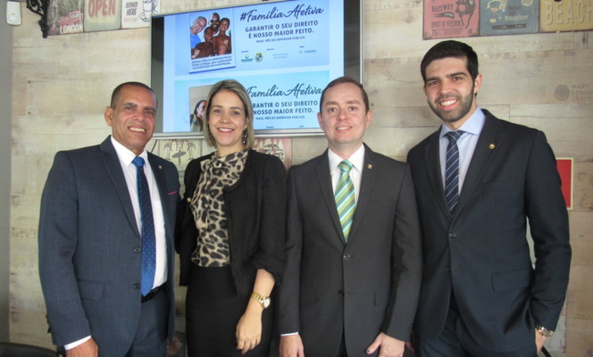 Os defensores públicos, Raimundo Veiga (defensor auxiliar do gabinete da Defensoria Pública); Andreza Tavares (corregedora da Defensora Pública), Ermelino Costa Cerqueira (presidente da ADPESE) e Gustavo Dantas (secretário da ADPESE) (Foto: Adpese)