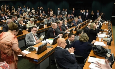 Diretas já: João Daniel denuncia manobra para impedir votação da PEC 227 na CCJ (Foto: Márcio Garcez)