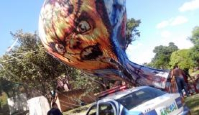 Balão irregular movido a fogo é apreendido pela Guarda Municipal de Jundiaí (Foto: Arquivo/Divulgação Prefeitura de Jundiaí)