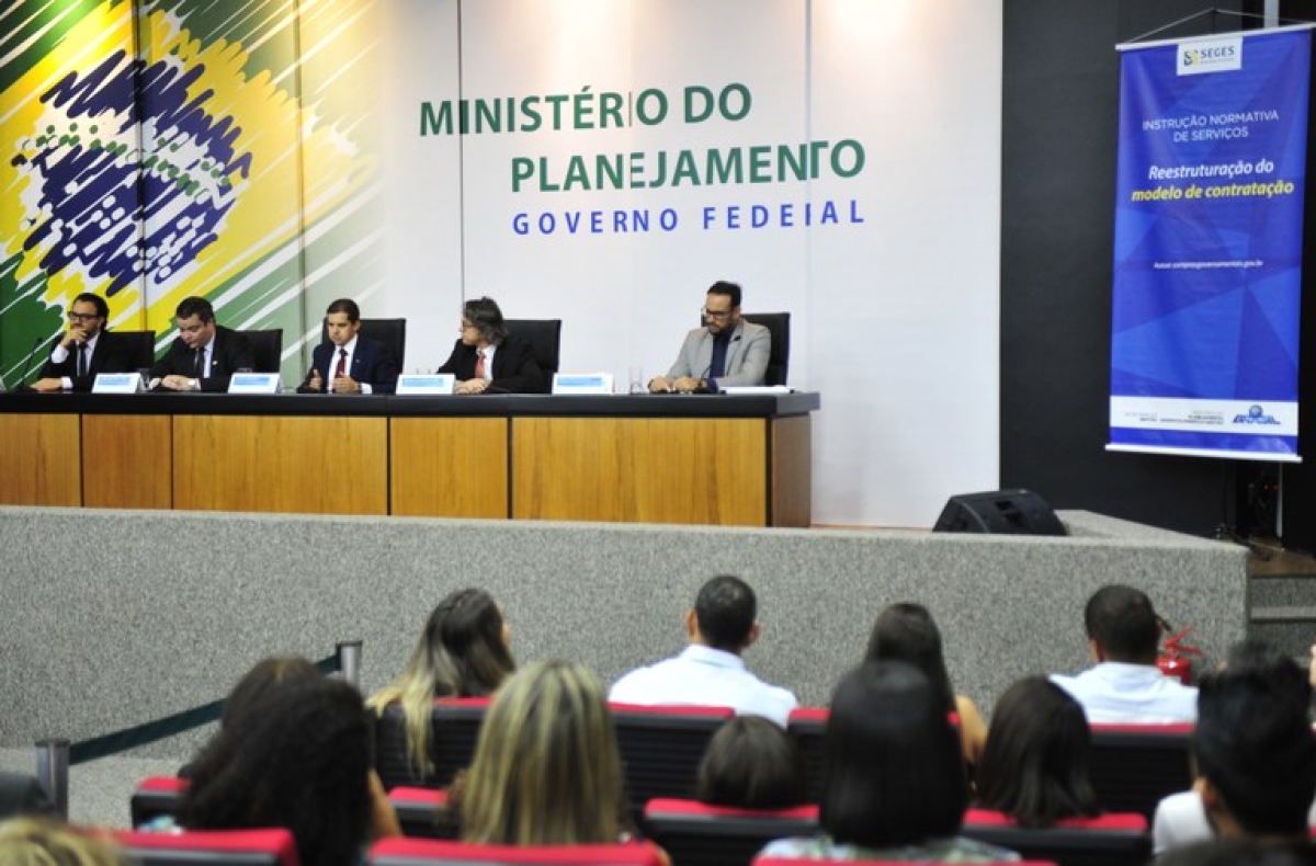 Governo federal padroniza contratações de serviços terceirizados (Foto: Gleice Mere/Ministério do Planejamento)