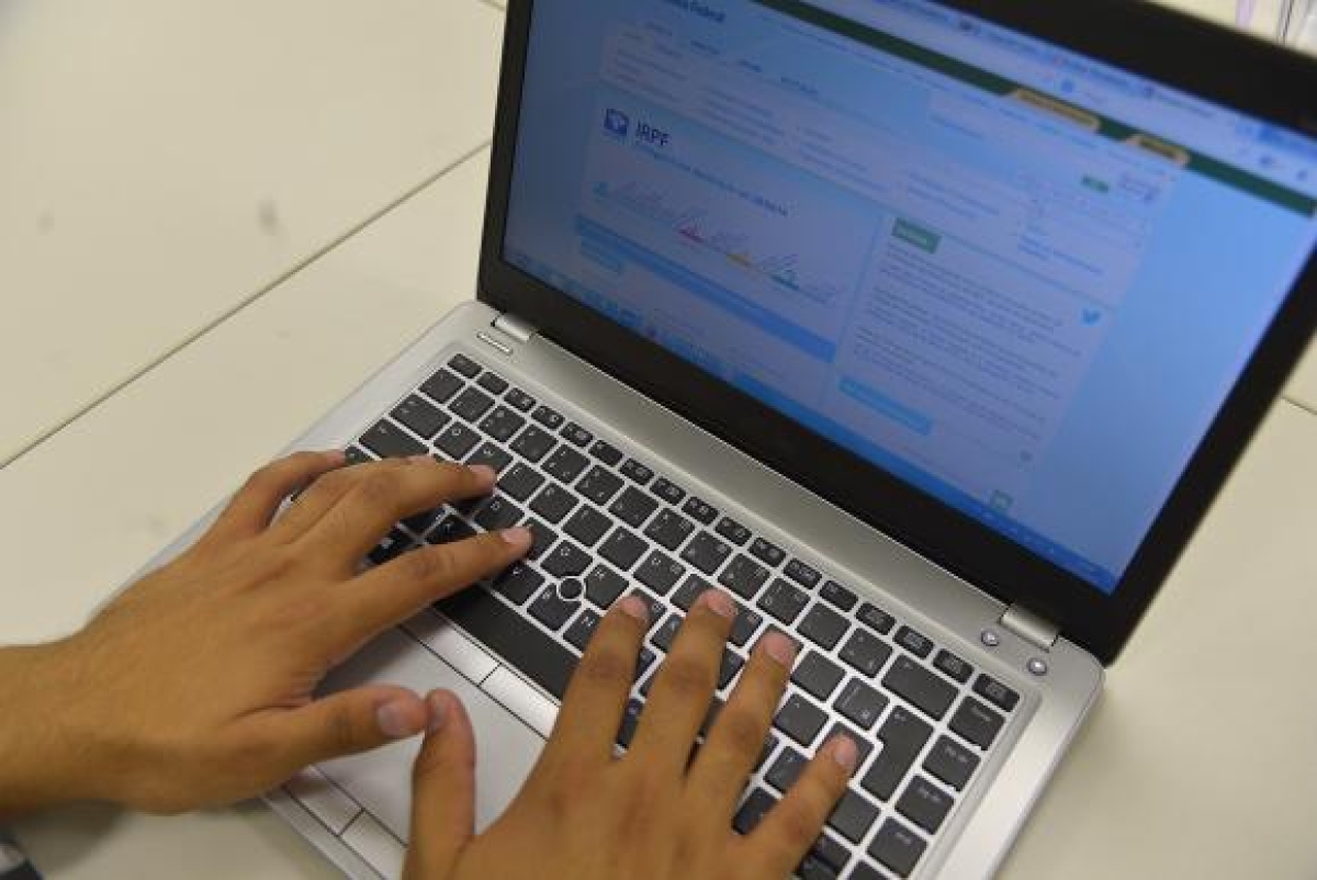 O pedido de parcelamento deverá ser apresentado a partir de hoje até 2 de outubro de 2017, das 8h às 20h, horário de Brasília, por meio do site da Receita Federal (Foto: Marcello Casal Jr./Agência Brasil)