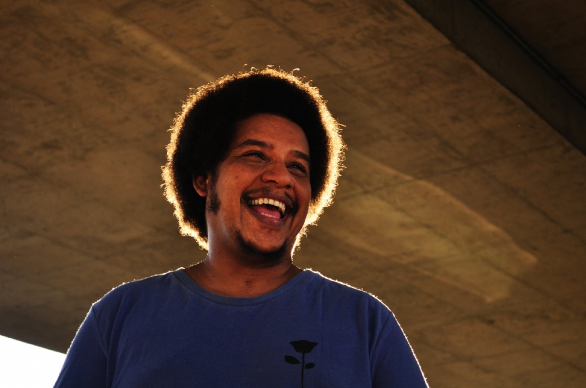 Alex Sant´anna lança clipe nesta quarta, 26