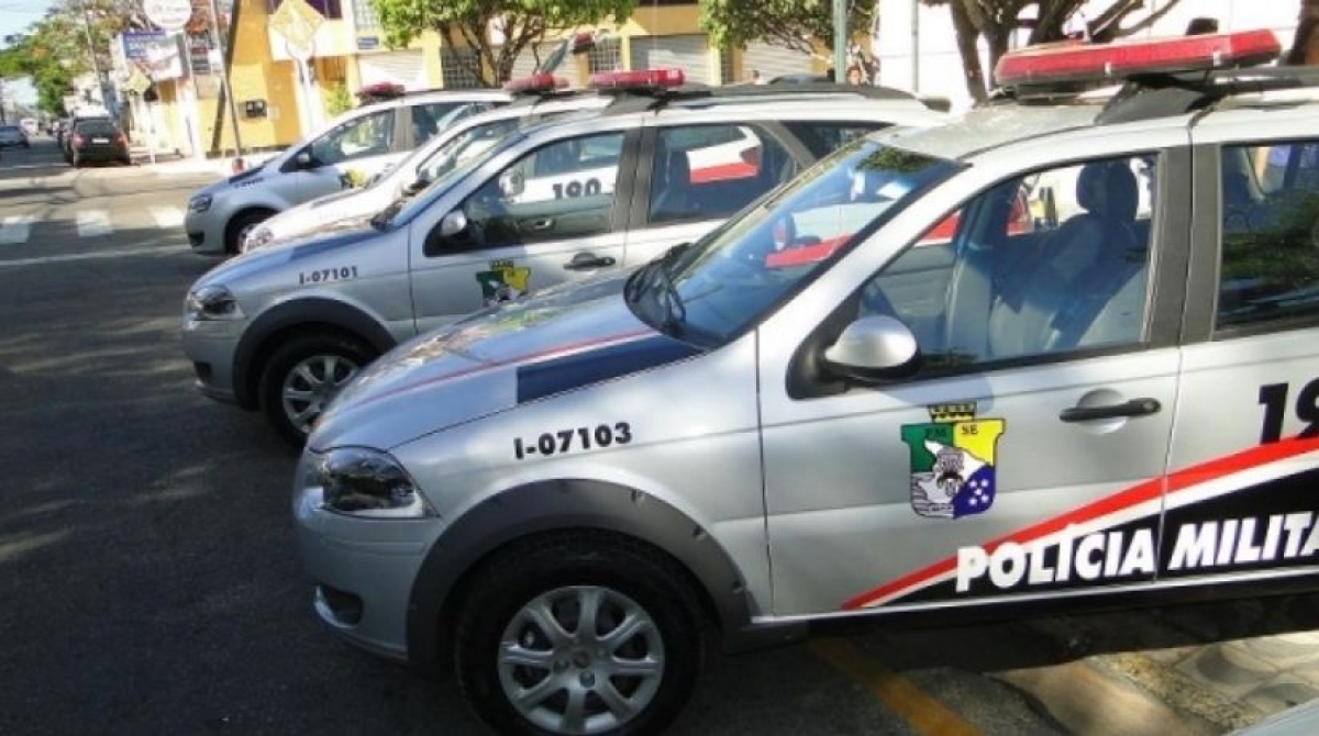 Arma de fogo e arma branca são apreendidas em ronda na capital sergipana (Foto: SSP/SE)