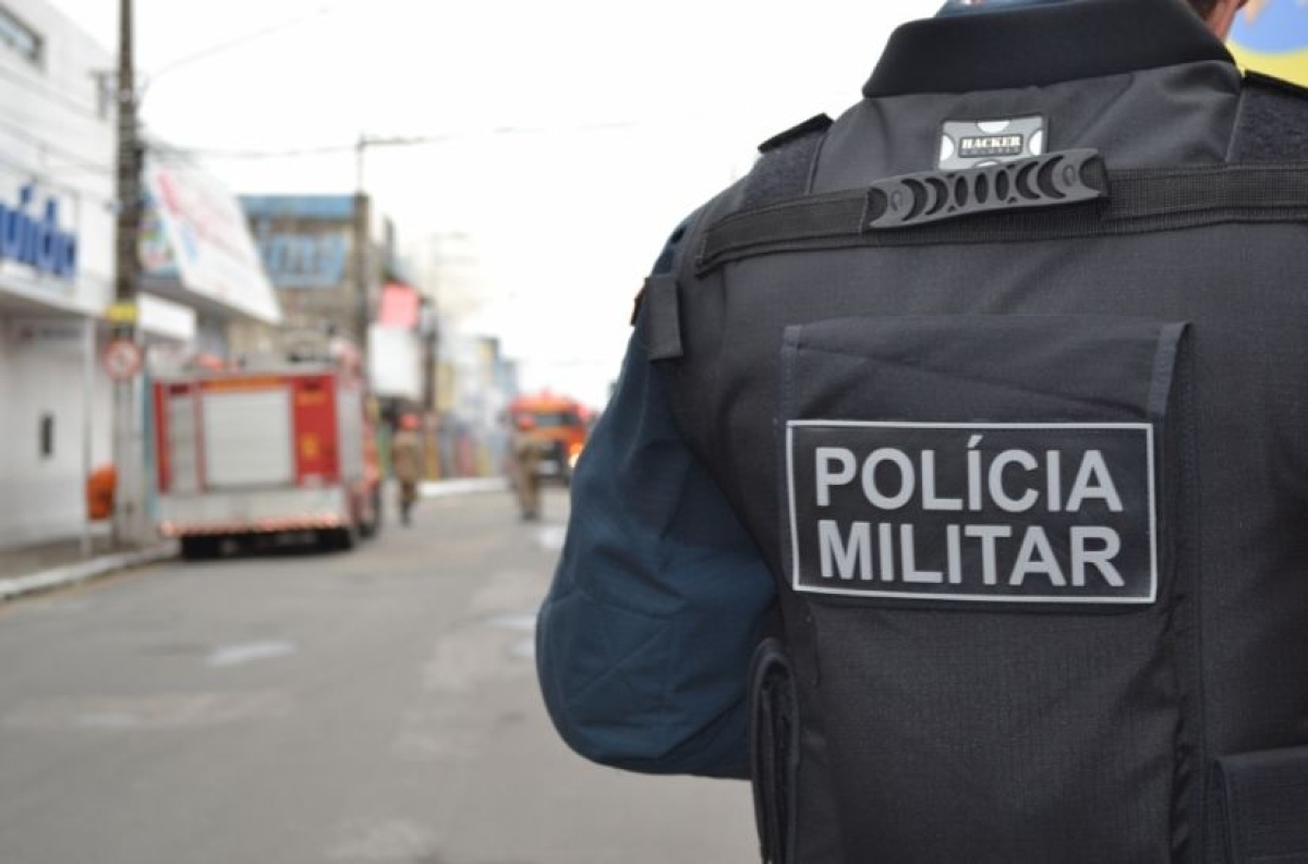 BPRp prende homem em liberdade condicional com arma branca em táxi em Aracaju (Foto: SSP/SE)
