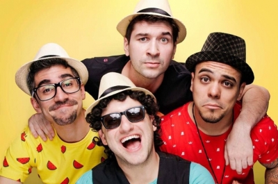  Banda é formada por quatro rapazes que fazem piadas em forma de música (Foto: Divulgação)