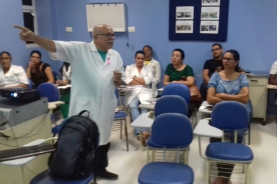 Almir Santana palestra sobre prevenção de doenças para membros da CIPA (Foto: Ascom/SES)