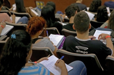 Brasília - Aulão Solidário no Teatro Ulysses Guimarães revisa conteúdo para estudantes que fazem provas do Enem neste fim de semana (Foto: Wilson Dias/Agência Brasil)