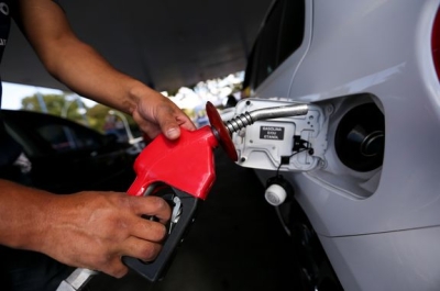 Preço da gasolina e do diesel tem novo reajuste amanhã nas refinarias (Foto: Marcelo Camargo/Agência Brasil)