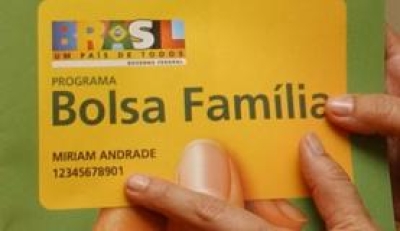 Bolsonaro assina MP que concede 13º pagamento do Bolsa Família (Foto ilustrativa: Arquivo Agência Brasil)