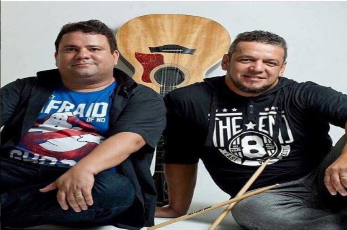 Val e Júlio vão embalar a praça de alimentação Mar com os grandes sucessos (Foto: Divulgação)