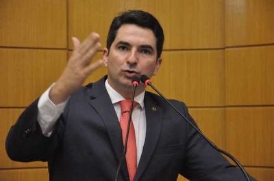 Gustinho Ribeiro comunica ingresso no bloco da oposição (Foto: Agência Alese)