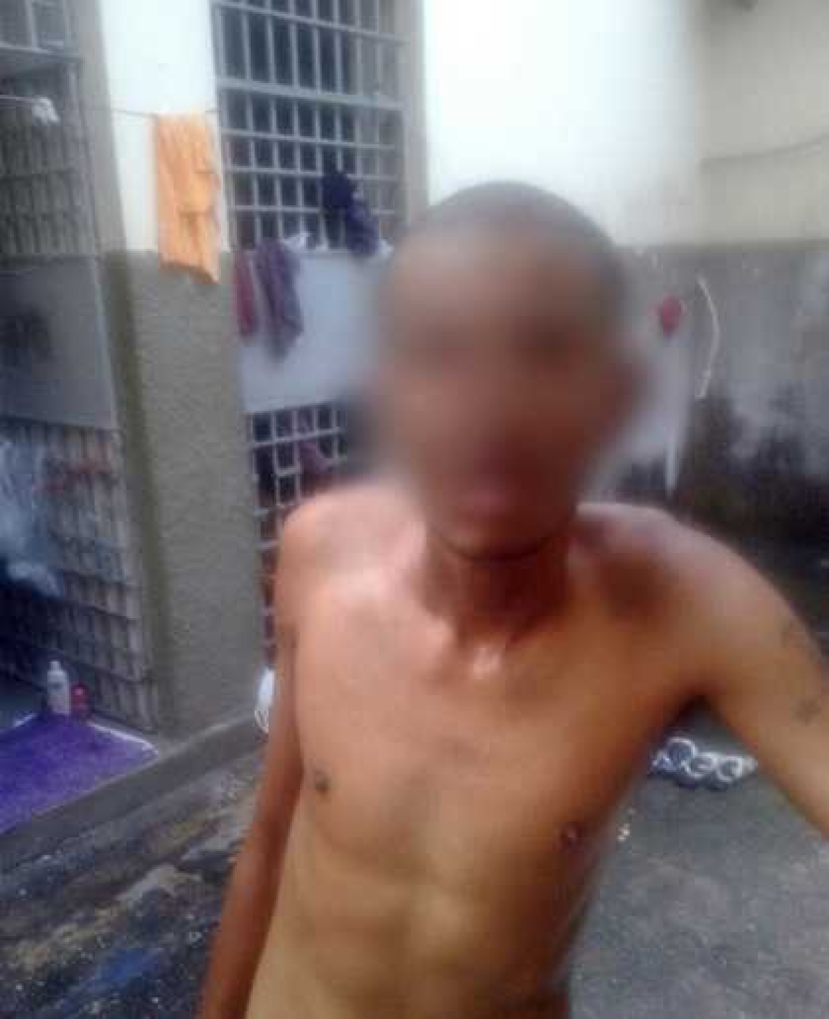Homem é preso pela PM após invasão de domicílio no Grageru (Foto: Assessoria PM/SE)