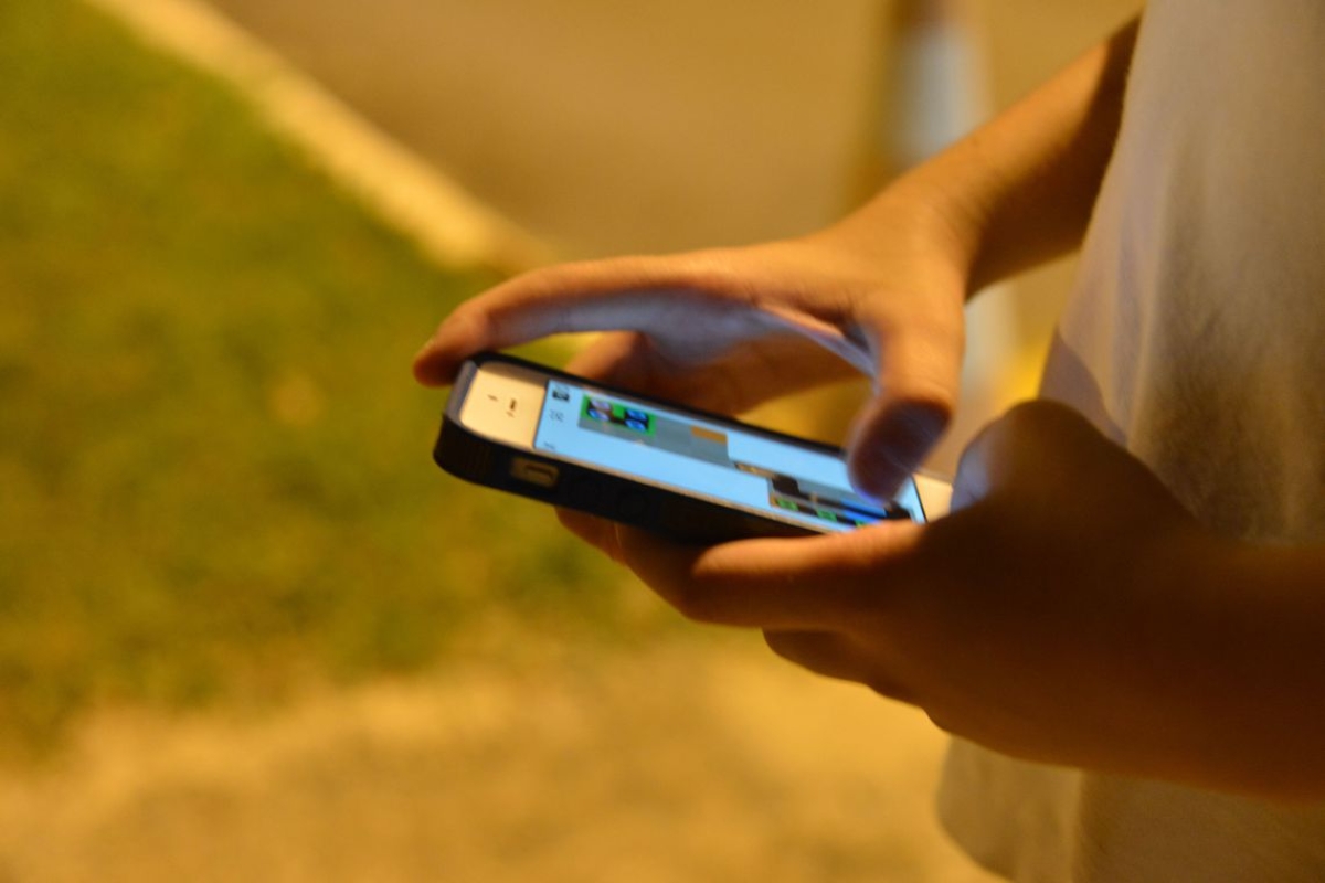 Tempo gasto com celular preocupa adolescentes e pais, mostra pesquisa (Foto: Valter Campanato/ Arquivo Agência Brasil)