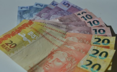 Crédito bancário para 2.646.626 contribuintes será feito dia 17, somando R$ 3,3 bilhões    (Foto: Marcello Casal/ Agencia Brasil)