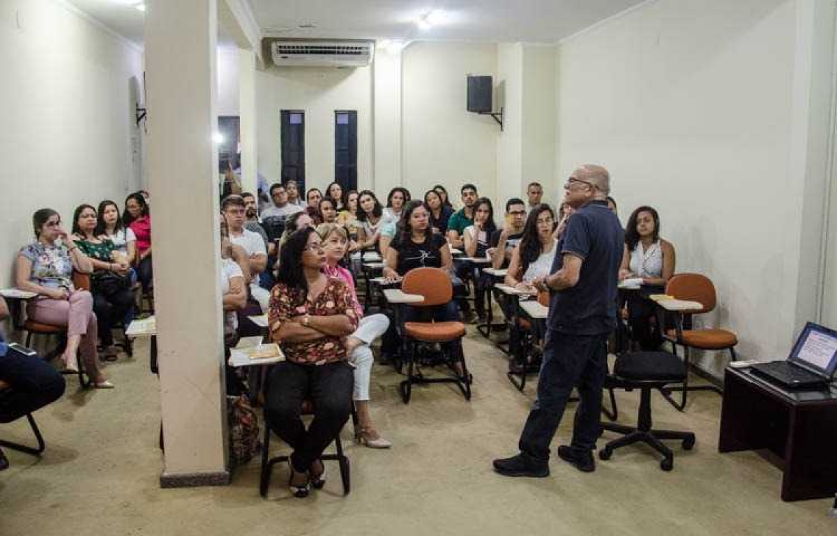 SES/Sergipe orienta profissionais sobre a dispensação do Teste rápido para HIV em farmácias (Foto: Flávia Pacheco/ Assessoria SES/SE)