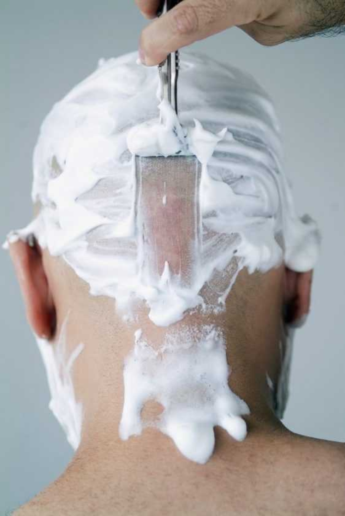Amiga ou vilã? Saiba os riscos de raspar a cabeça com a gilette (Foto: Via Contato Comunicação e Marketing)