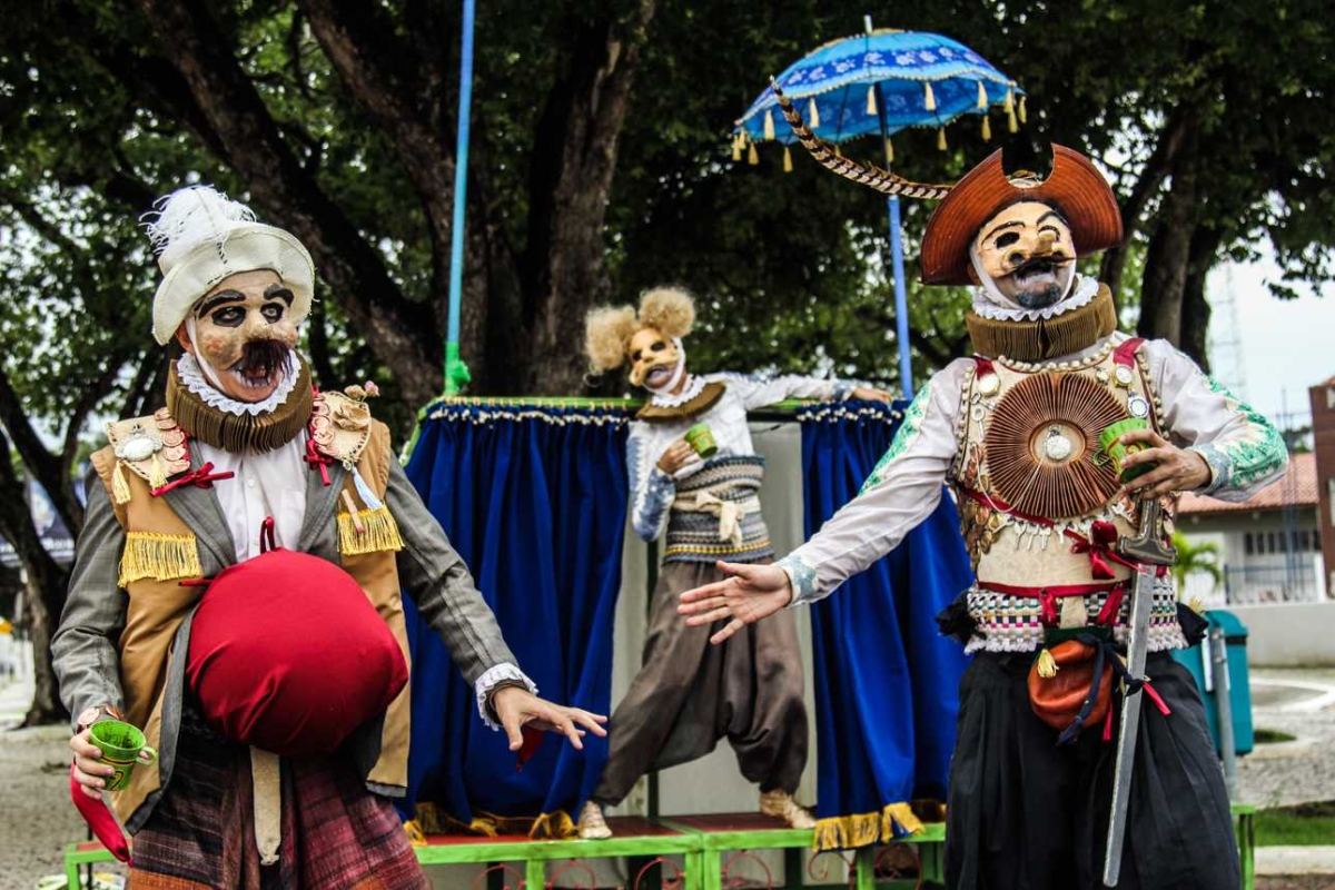 Espetáculo "Os Cavaleiros da Triste Figura" circula no Palco Giratório (Foto: Pritty Reis)