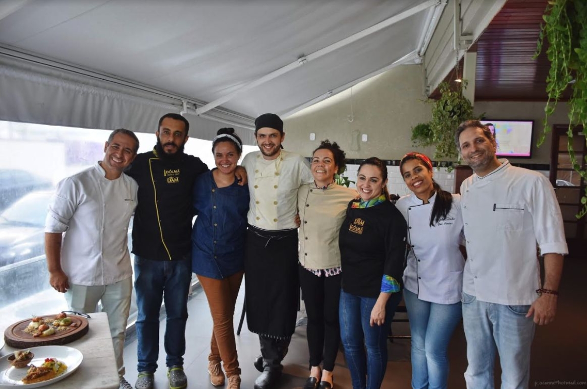 Finalistas do Enchefs-SE 2018 junto com os jurados e coordenadora estadual do evento (Foto: Philippe Ozanne)