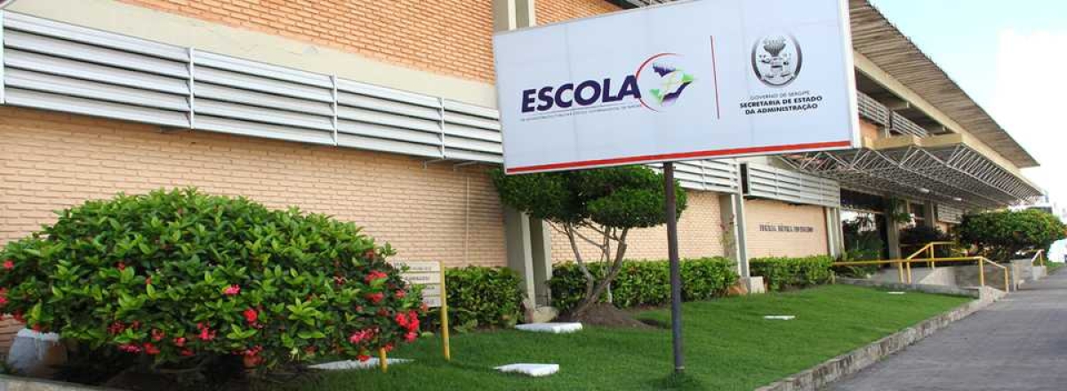 Certificados de cursos da FGV podem ser retirados na Escola de Governo até dia 30/11 (Foto: Arquivo Seplag/SE)