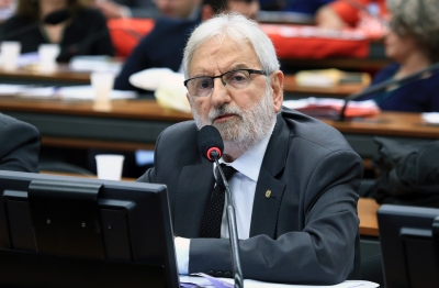 Objetivo é permitir obtenção de informações essenciais para o exercício de direitos, afirma Ivan Valente (Foto: Alex Ferreira/ Câmara dos Deputados)