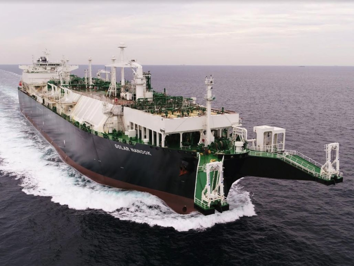 Navio regaseificador Golar Nanook chega a Sergipe (Foto: Celse)