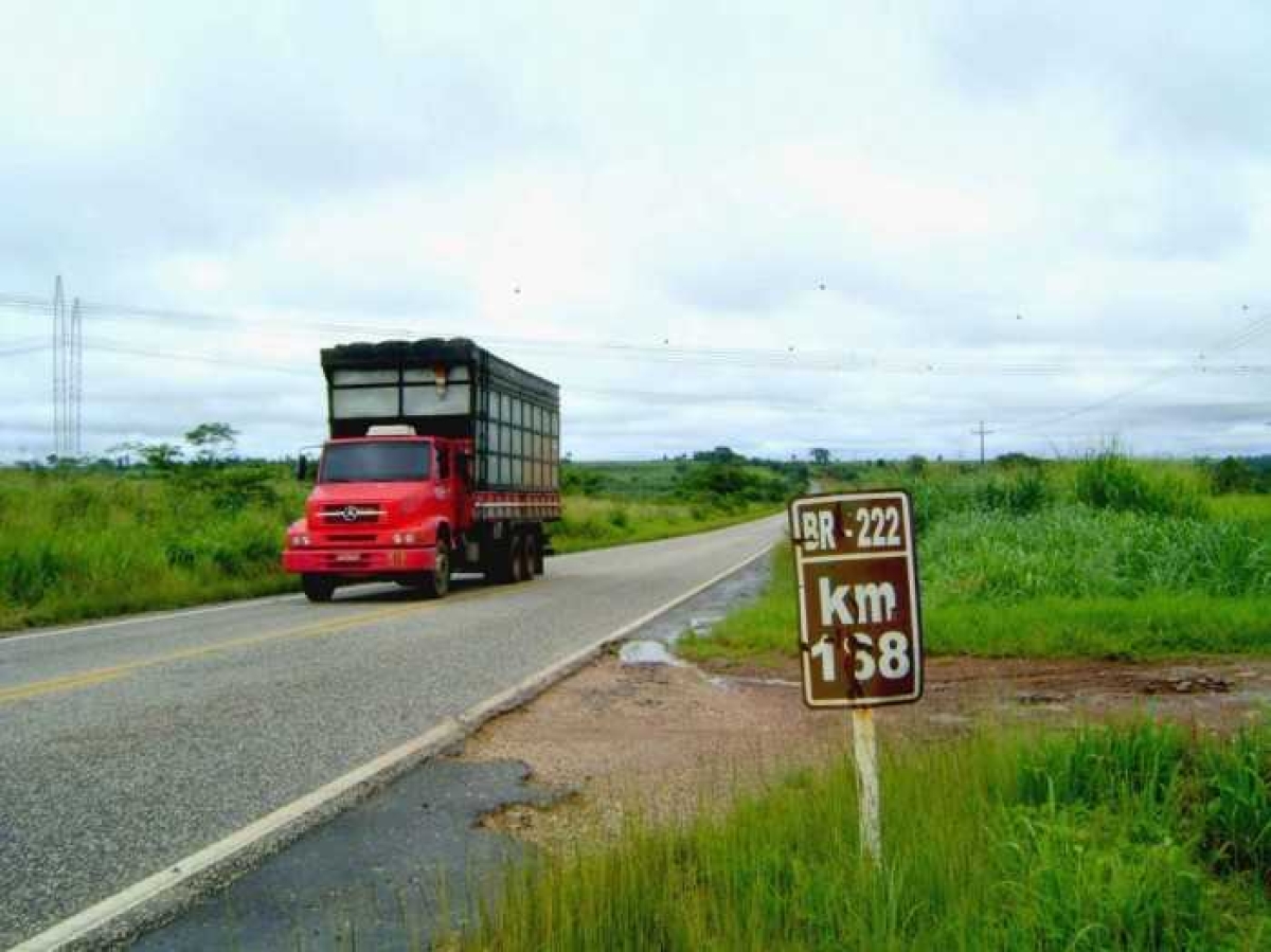 44,7% das rodovias brasileiras apresentam problemas de sinalização (Foto: Confederação Nacional do Transporte)