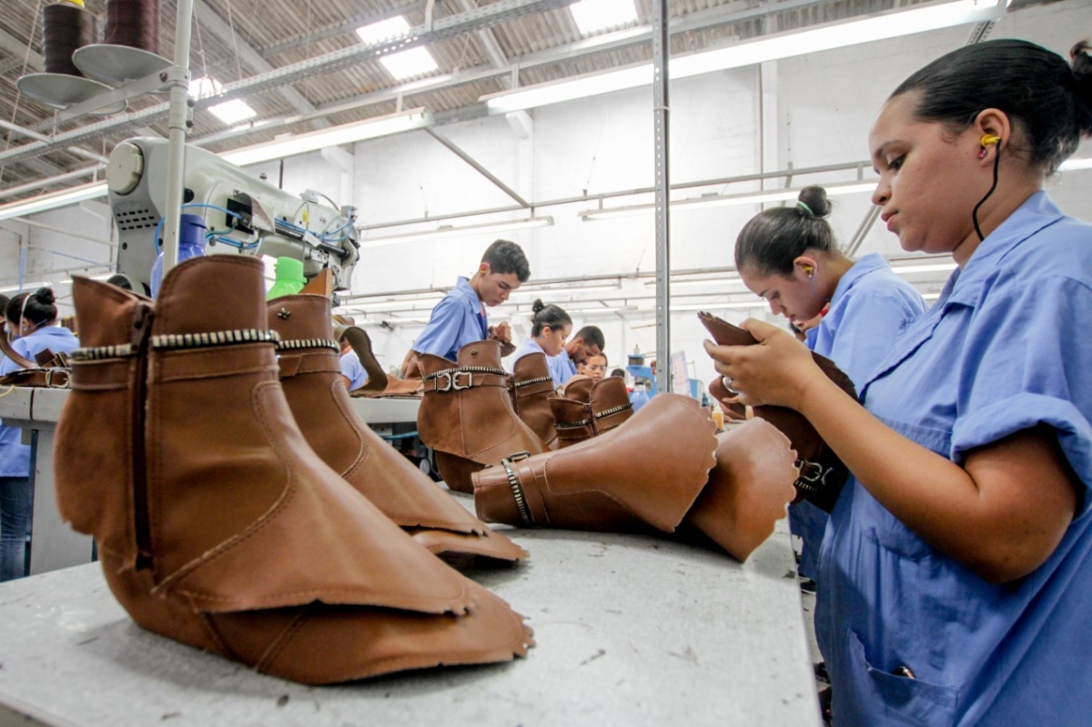 Fábrica de calçados pretende expandir produção em Sergipe (Foto: Arthuro Paganinne)