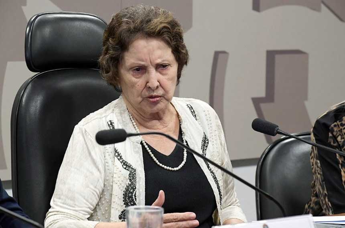 Proposta da senadora Maria do Carmo determina que qualidade do trabalho e produtividade sejam avaliados. A senadora também é relatora de projeto que beneficia familiares de pessoa com doença rara (Foto: Waldemir Barreto/ Agência Senado)
