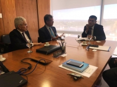 Laércio Oliveira e José Augusto conversam com ministro da Secretaria de Governo sobre a Fafen (Foto: Site Laércio Oliveira)