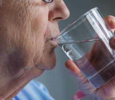 Nutricionista dá dicas para identificar quando o organismo está desidratado (Foto: SES/SE)