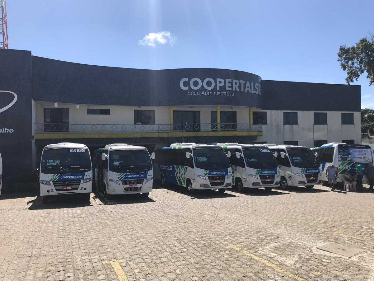 Coopertalse renova frota e entrega 26 novos veículos com acessibilidade à população sergipana (Foto: Assessoria Coopertalse)