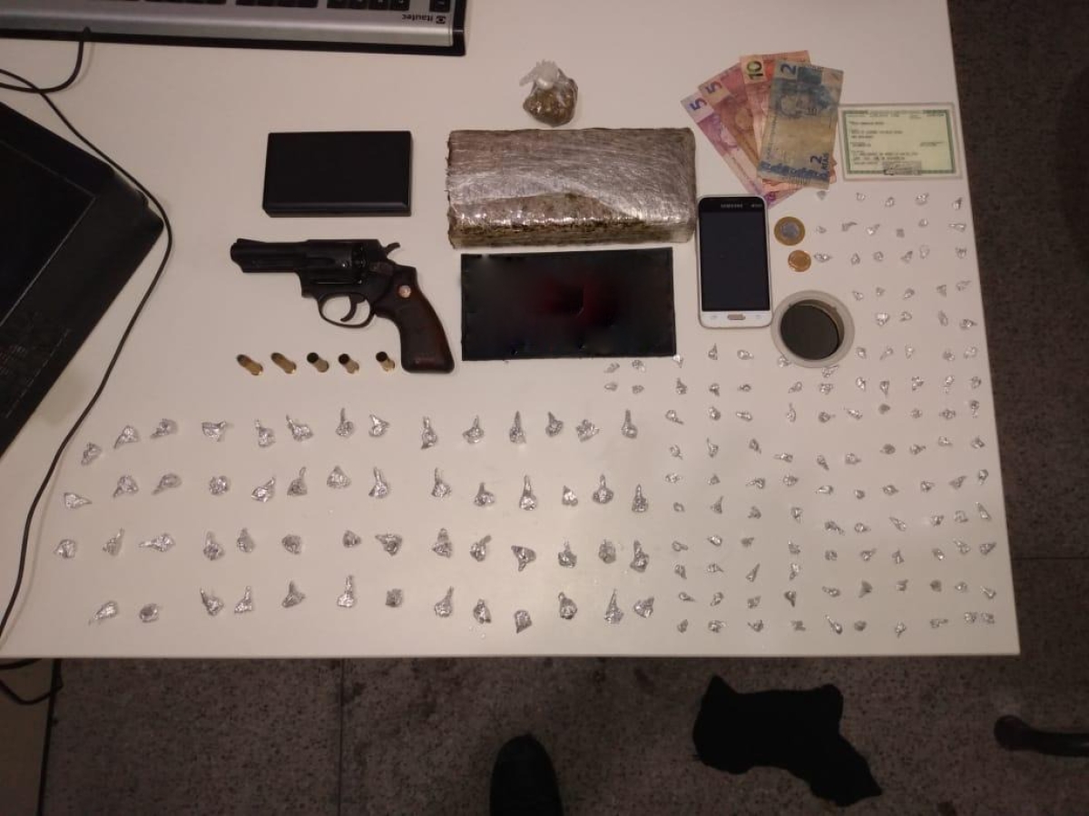 Integrante da facção criminosa reage a abordagem do BPRp (Foto: SSP/SE)