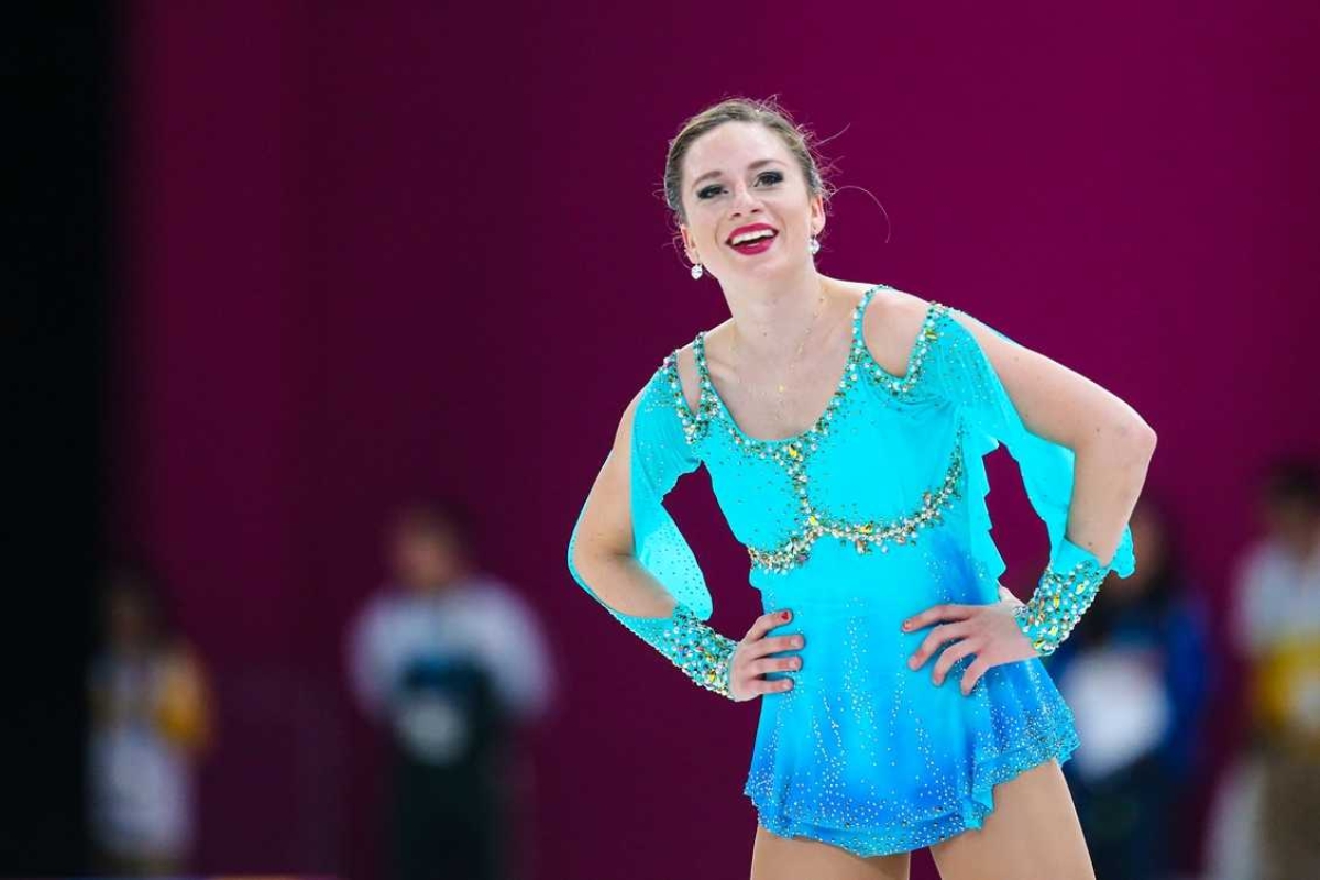 Bruna com o sorriso de quem "cravou" o programa longo da patinação artística (Foto: Abelardo Mendes Jr./ Rede do Esporte)