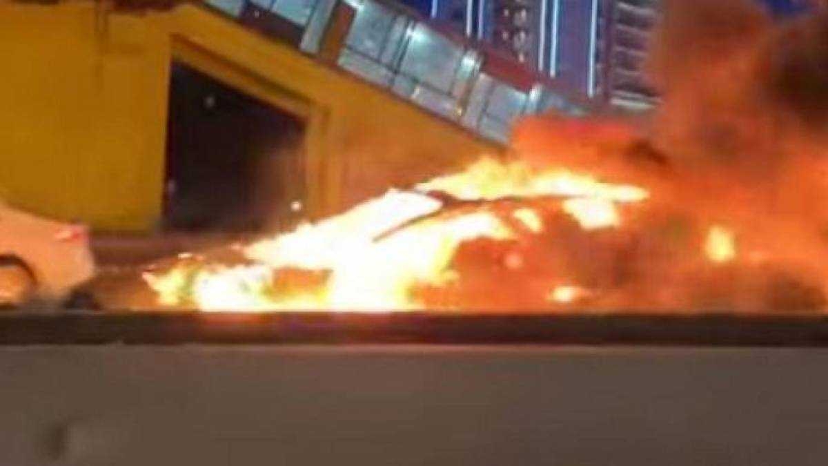 Carro da Tesla explode ao colidir com caminhão em modo Autopilot (Imagem: Reprodução de vídeo/ YouTube/ 
Thunderheart Reviews)