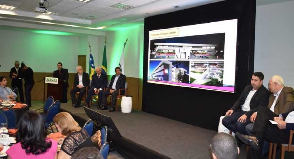 CEO do Grupo Tiradentes apresentou os últimos investimentos do grupo (Foto: Unit)