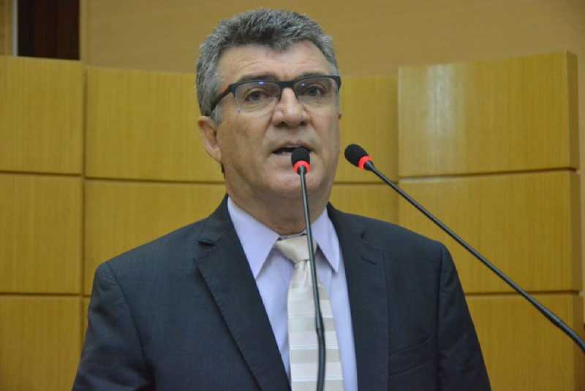 Garibalde Mendonça recebe trabalhadores da AlmavivA em seu gabinete (Foto: Jadilson Simões/ Rede Alese)