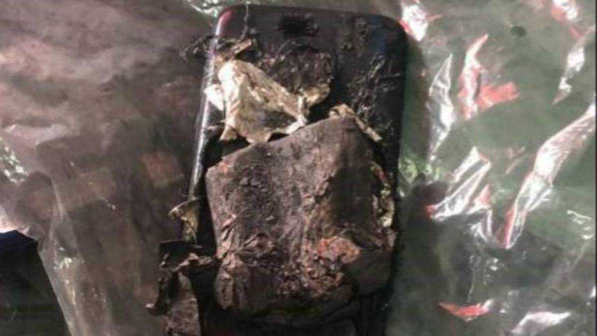 Celular explode em bolso da calça de adolescente (Foto: Reprodução/ Ric Mais)