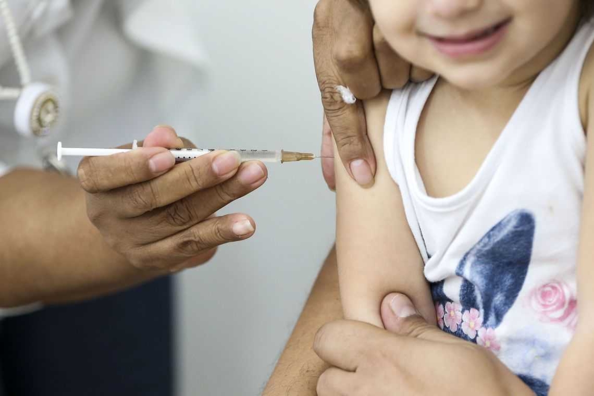 Crianças de 6 meses a 11 meses e 29 dias devem ser imunizadas (Foto: Agência Brasil (Foto: Marcelo Camargo/ Agência Brasil)