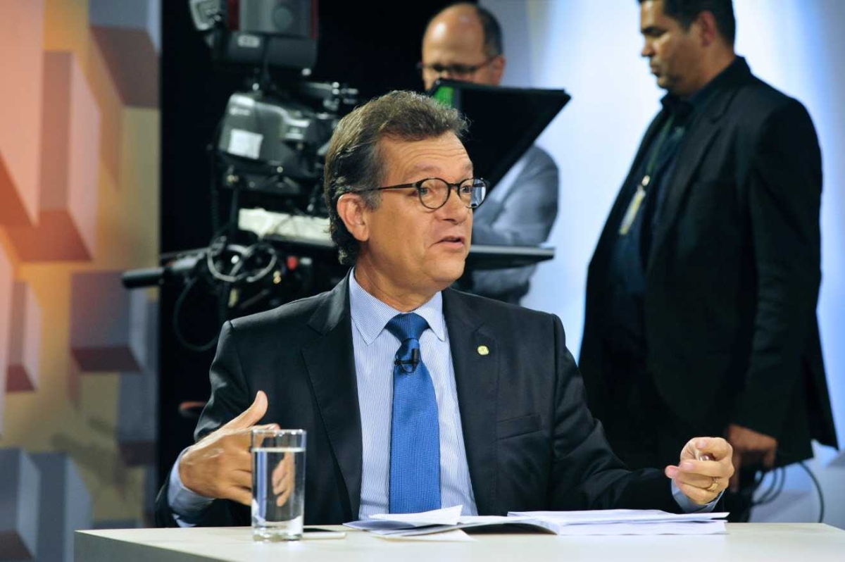 Laércio Oliveira defende em matéria na Folha sua emenda para evitar aumento de impostos no setor de serviços (Foto: Site Laércio Oliveira)