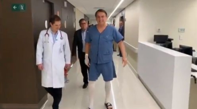 Bolsonaro faz caminhada pelo corredor do hospital (Imagem: Reprodução/ Twitter/ Jair M. Bolsonaro)