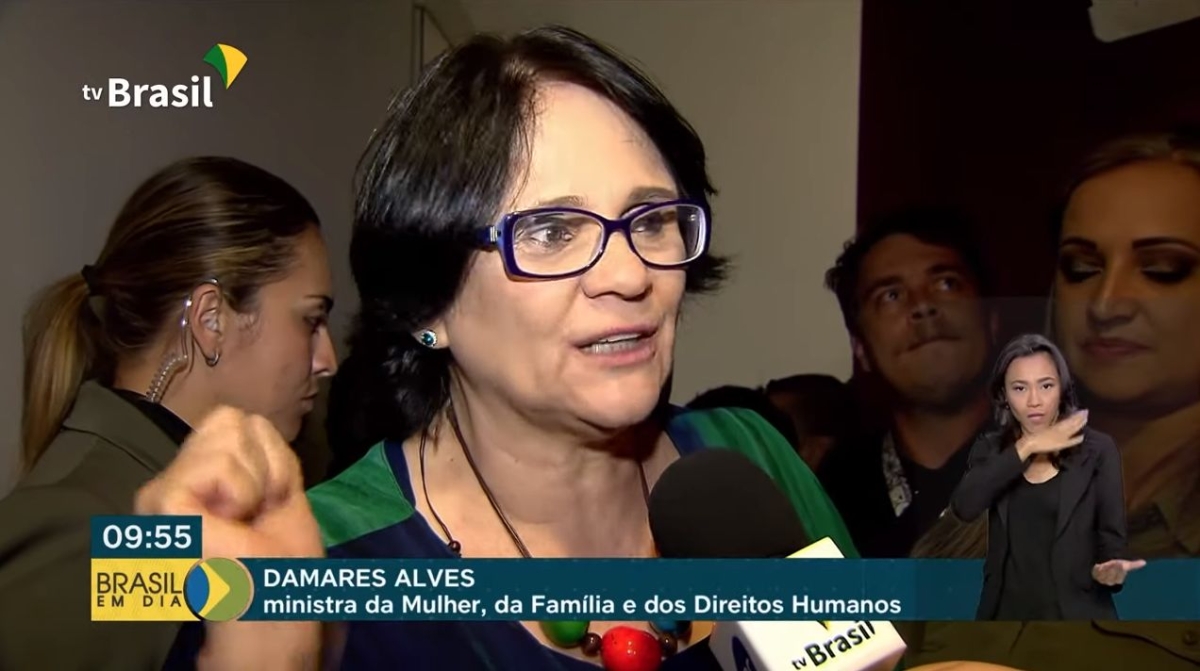 Damares Alves, ministra da Mulher, da Família e dos Direitos Humanos (Imagem: Reprodução/ YouTube/ 
TV BrasilGov)