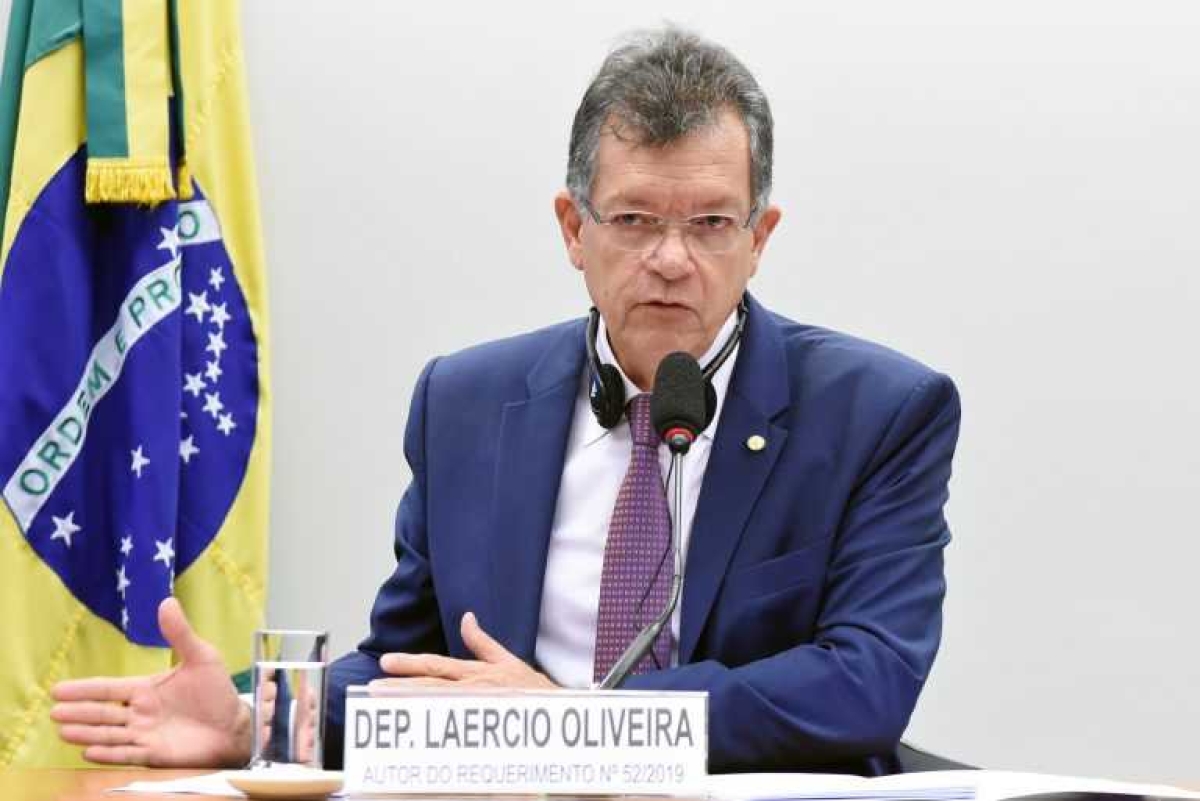 Laercio Oliveira recomendou a aprovação do projeto (Foto: Reila Maria/ Câmara dos Deputados)