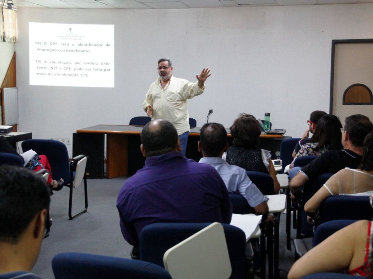 Sead reúne servidores da área de recursos humanos para apresentar novas regras do e-Social (Foto: Sead/SE)