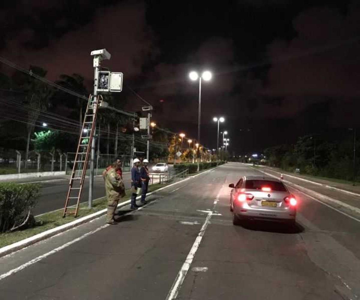 Inmetro faz aferição dos radares da avenida Beira Mar e aprova funcionamento dos aparelhos (Foto: SMTT/Aracaju)
