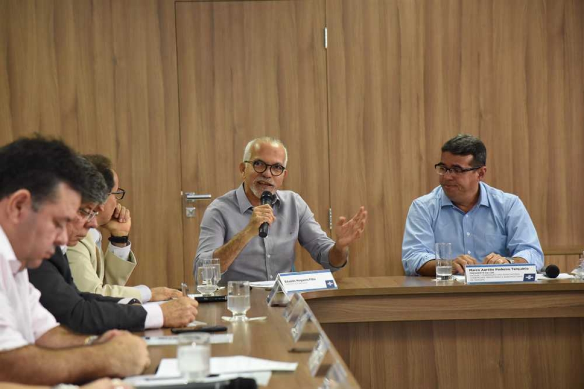 Edvaldo apresenta proposta final da nova Lei da Publicidade ao Conselho do Sebrae (Foto: Ana Lícia Menezes/ PMA)