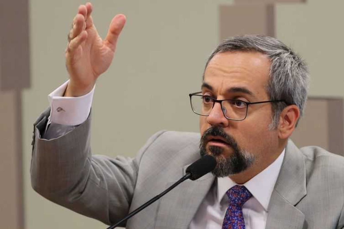 O ministro Abraham Weintraub disse que a maior oferta de vagas no ensino a distância é uma ??tendência nacional e mundial? (Foto de arquivo: Fabio Rodrigues Pozzebom/ Agência Brasil)