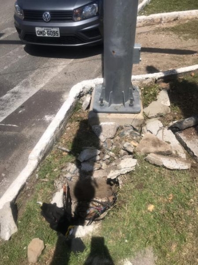 SMTT: furtos de cabos de semáforos prejudicam trânsito da cidade (Foto: SMTT/Aracaju)