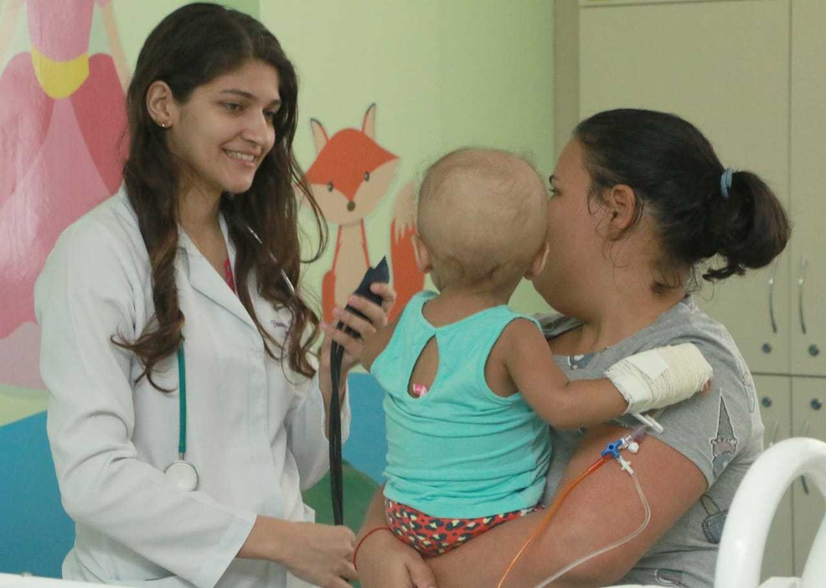 Oncologista pediátrico alerta para importância de diagnóstico precoce do câncer infantojuvenil (Foto: Flávia Pacheco/ SES/SE)