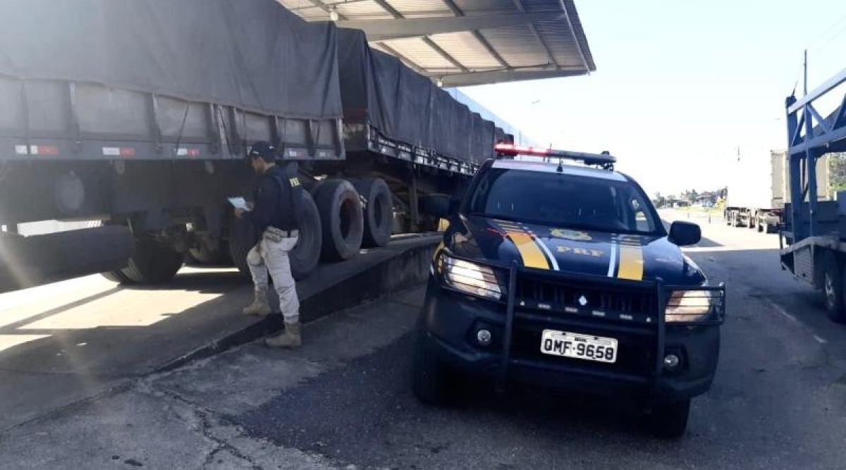 Malhada dos Bois: PRF recupera na BR 101 carreta com sinais de identificações adulterados (Foto: PRF/SE)