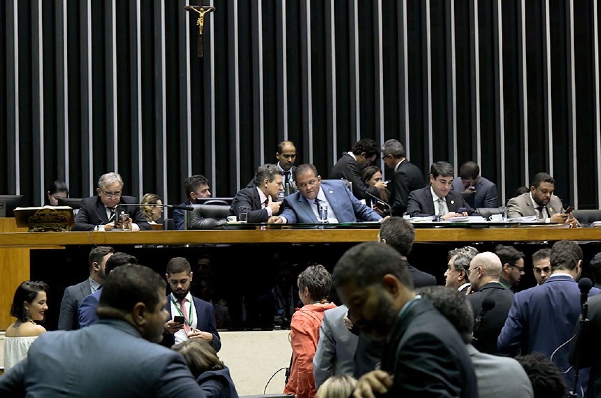 Política de valorização do salário mínimo dominou debates sobre a LDO na sessão conjunta
(Foto: Waldemir Barreto/ Agência Senado)